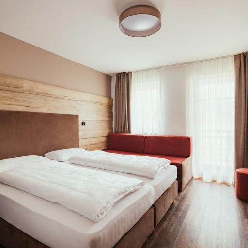 Leonard Hotel